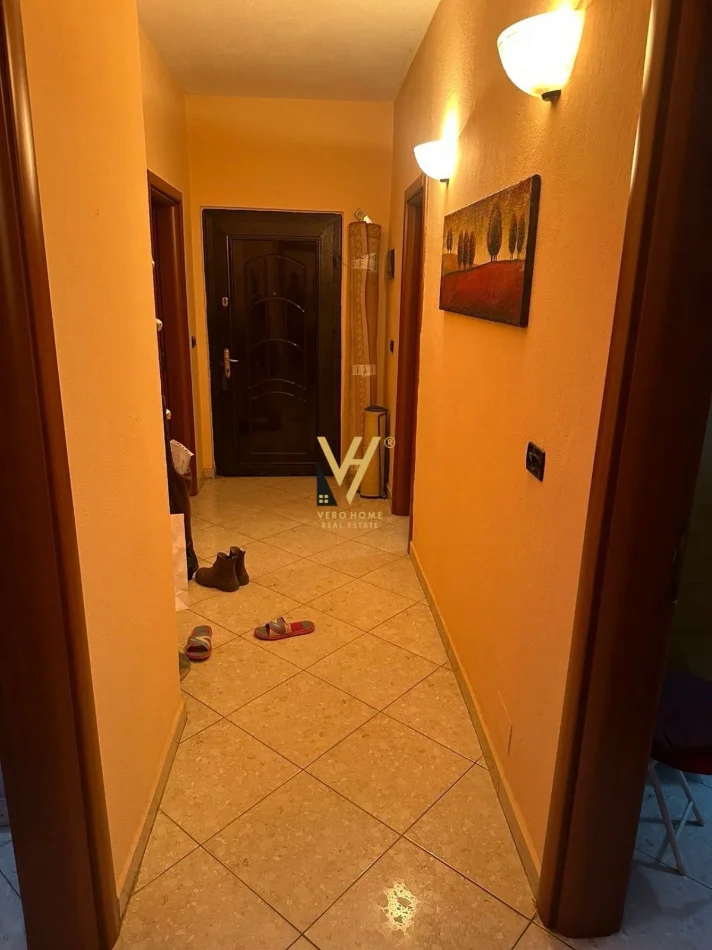 Tirane, shitet apartament 2+1+Ballkon Kati 5, 136 m² 197.000 € (XHAMLLIKU)