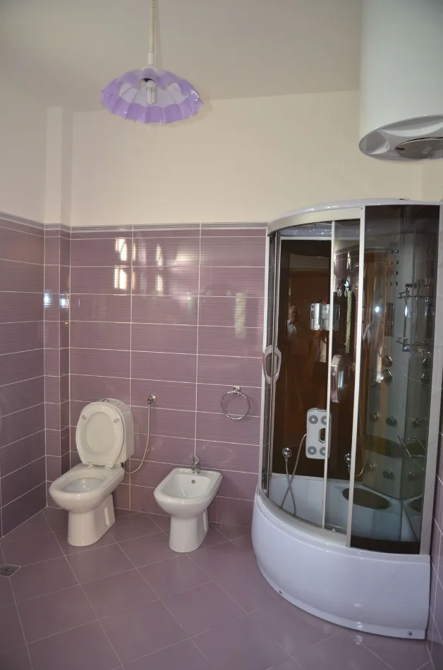 Tirane, jepet me qera Vile 4 Katshe Kati 0, 450 m² 1.500 € (RRUGA MIHAL GRAMENO)