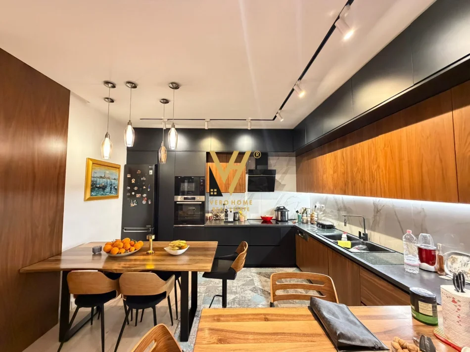 Tirane, shitet apartament 2+1+Ballkon Kati 0, 117 m² 355.000 € (KODRA E DIELLIT)