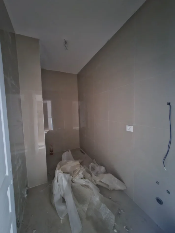 Tirane, shitet apartament 1+1 Kati 1, 73 m² 151.200 € (Stacioni i Trenit)
