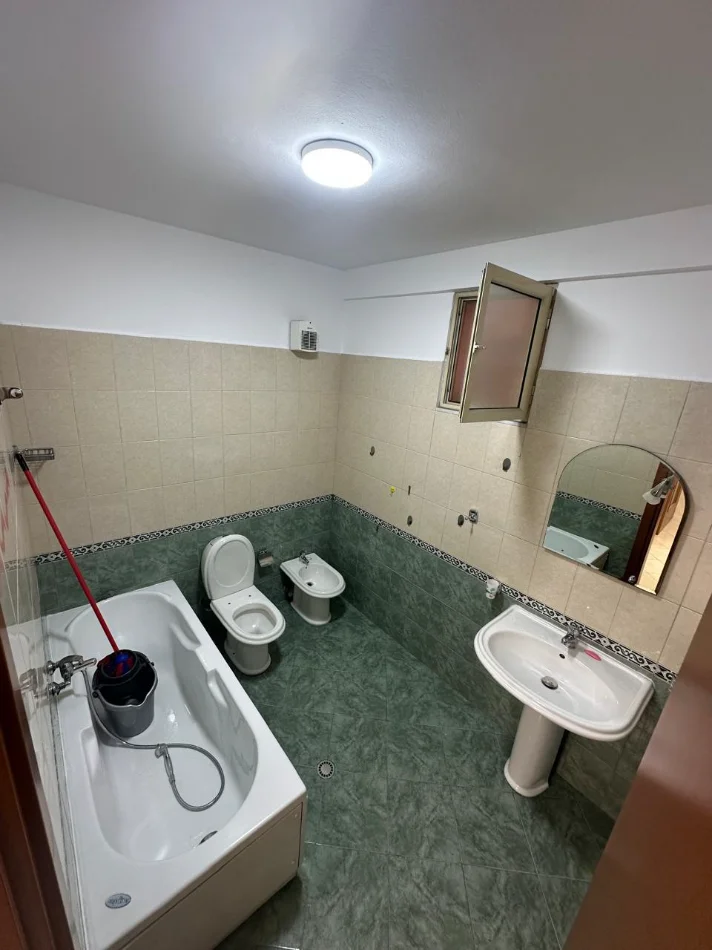 Tirane, shitet apartament 2+1+Aneks+Ballkon Kati 3, 113 m² 220.000 € 