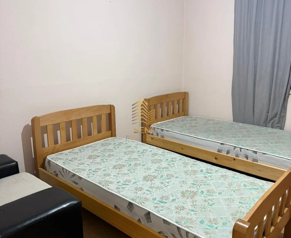 Tirane, jepet me qera apartament 1+1+Ballkon Kati 4, 65 m² 400 € (Varri i Bamit)