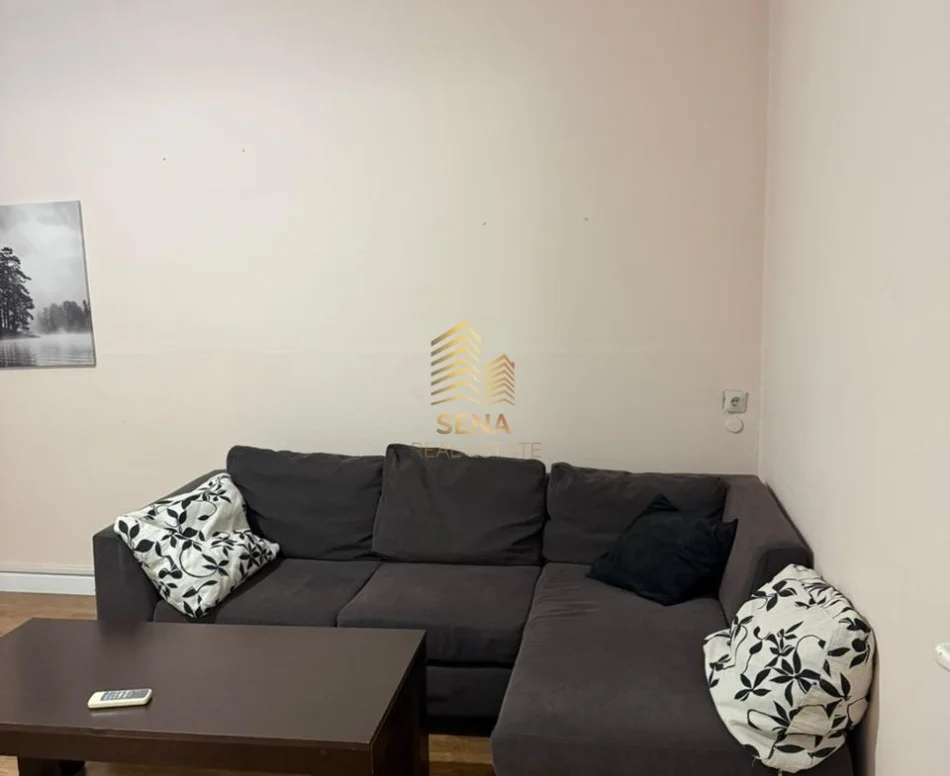 Tirane, jepet me qera apartament 1+1+Ballkon Kati 4, 65 m² 400 € (Varri i Bamit)