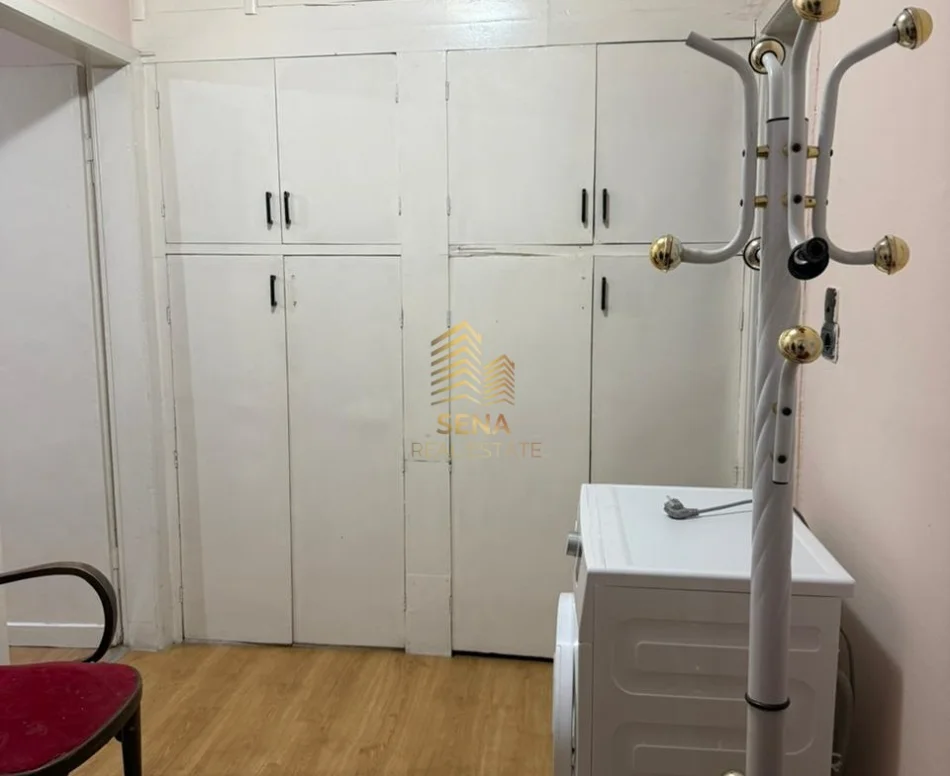 Tirane, jepet me qera apartament 1+1+Ballkon Kati 4, 65 m² 400 € (Varri i Bamit)