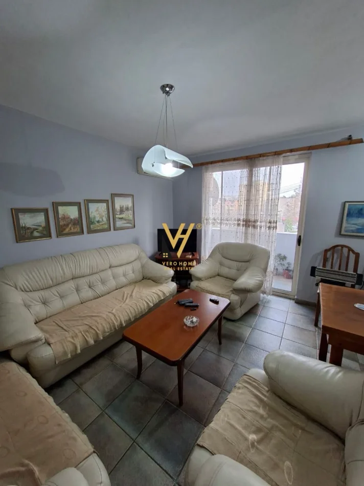 Tirane, jepet me qera apartament 2+1+Ballkon Kati 4, 78 m² 570 € (BRRYL)