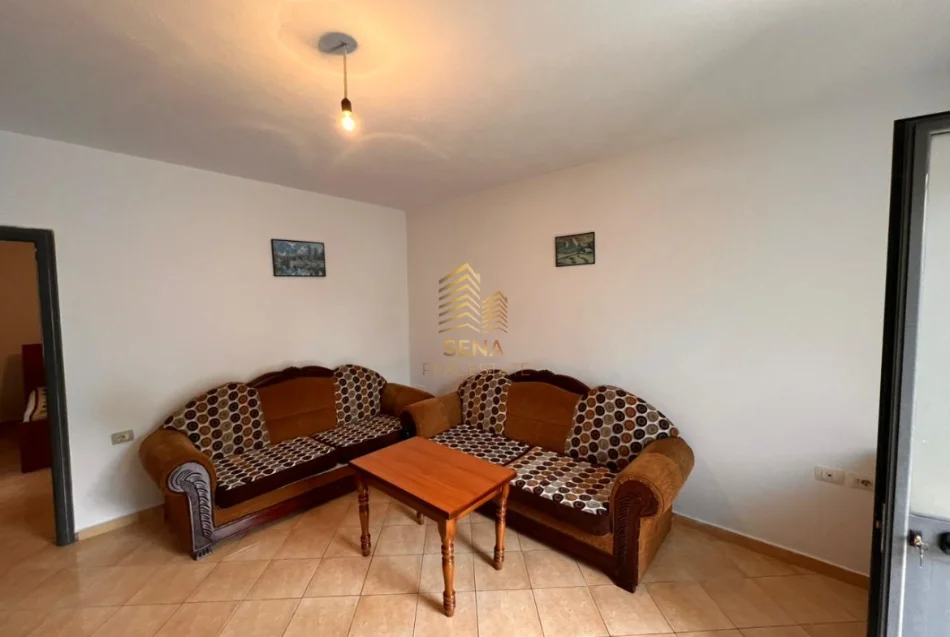 Tirane, jepet me qera apartament 1+1+Ballkon Kati 1, 60 m² 350 € (Rruga e Elbasanit)