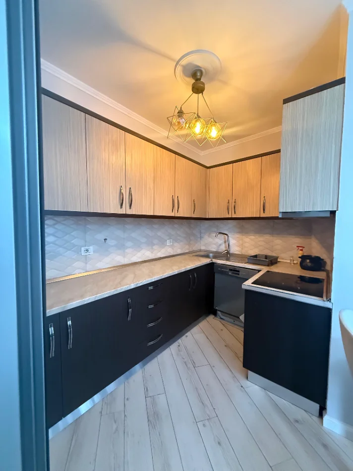 Tirane, jepet me qera apartament 2+1 Kati 6, 115 m² 500 € (YZBERISHT PRANE GRAND GALLERY)