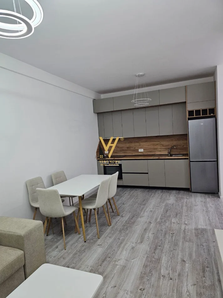 Tirane, shitet apartament 2+1+Ballkon Kati 1, 86 m² 190.000 € (YZBERISHT)