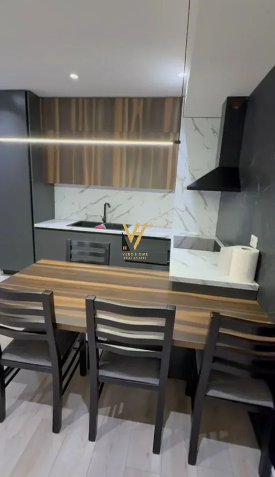 Tirane, jepet me qera apartament 1+1+Ballkon Kati 9, 75 m² 670 € (UNAZA E RE)