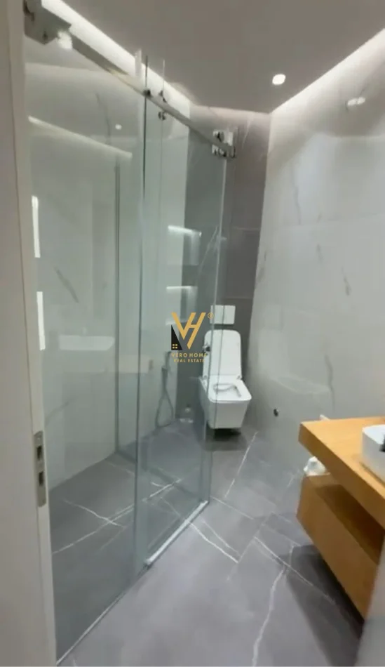 Tirane, jepet me qera apartament 1+1+Ballkon Kati 9, 75 m² 670 € (UNAZA E RE)