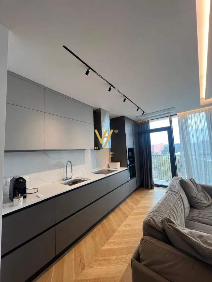 Tirane, shitet apartament 2+1+Ballkon Kati 5, 132 m² 750.000 € (LAKEVIEW RESIDENCE)