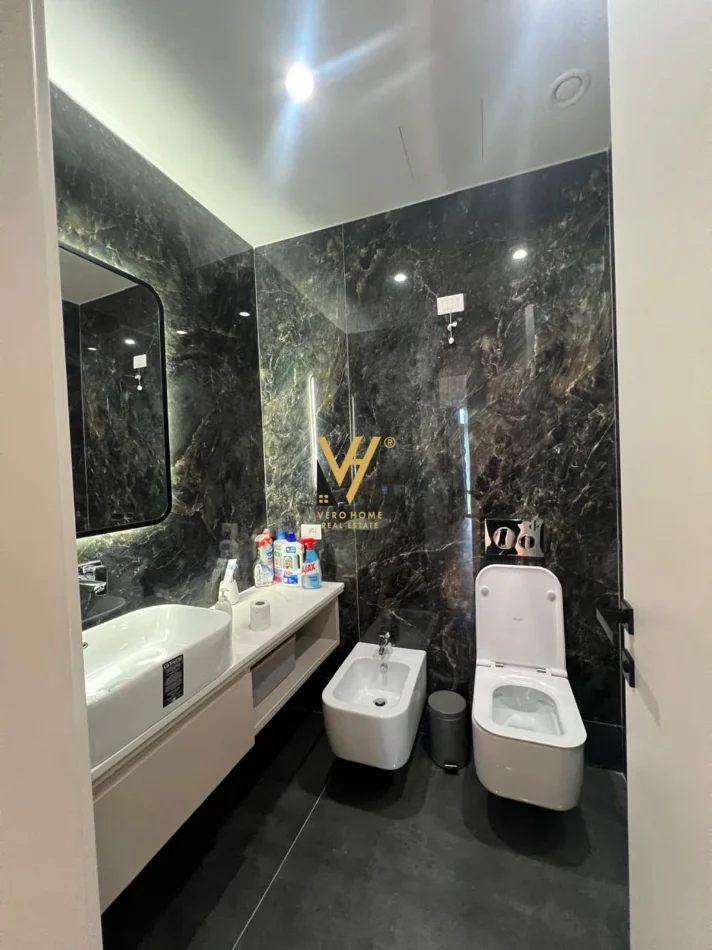 Tirane, shitet apartament 2+1+Ballkon Kati 5, 132 m² 750.000 € (LAKEVIEW RESIDENCE)