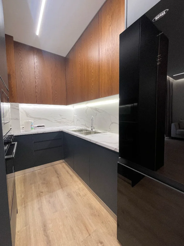 Tirane, jepet me qera apartament 2+1 Kati 5, 102 m² 800 € (Bulevardi i Ri)