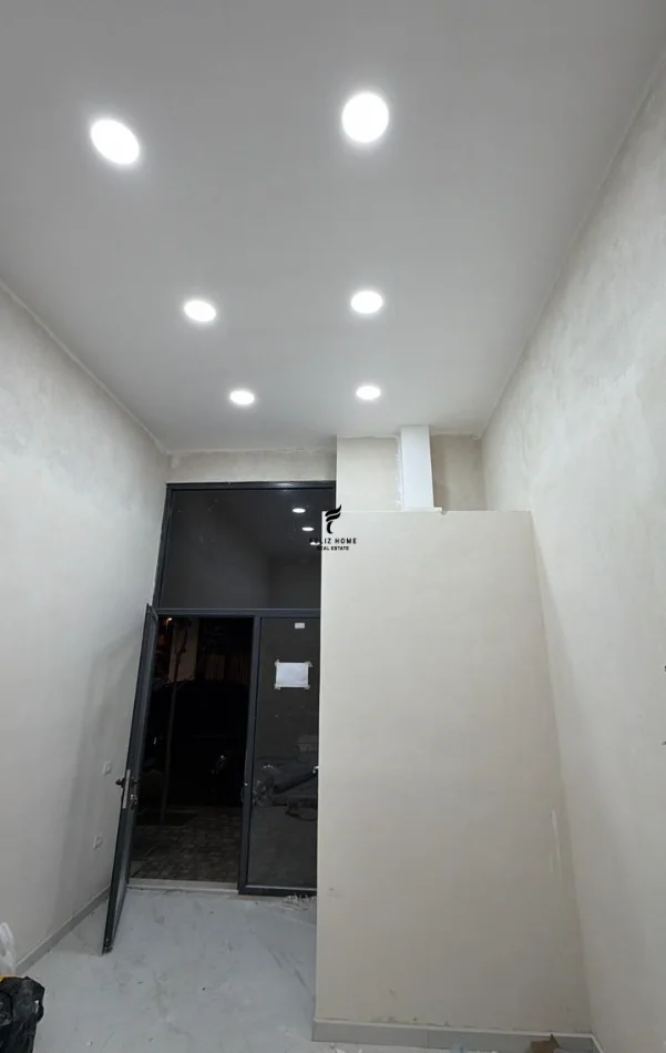 Tirane, jepet me qera dyqan Kati 0, 20 m² 500 € (STACIONI TRENIT)