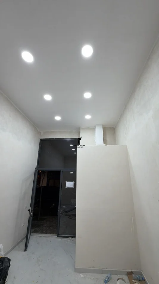 Tirane, jepet me qera dyqan Kati 0, 20 m² 500 € (STACIONI TRENIT)