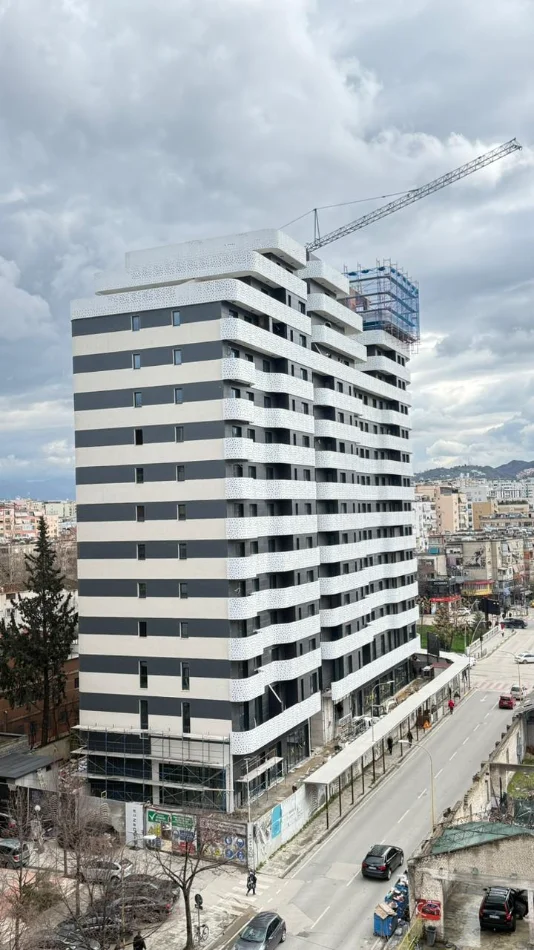 Tirane, shitet apartament 2+1+Ballkon Kati 12, 108 m² (Corner Residence)