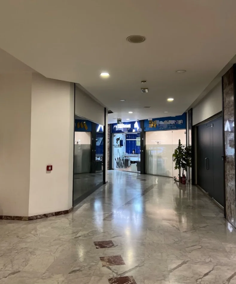 Tirane, jepet me qera zyre Kati 1, 104 m² 2.000 € (QENDER)
