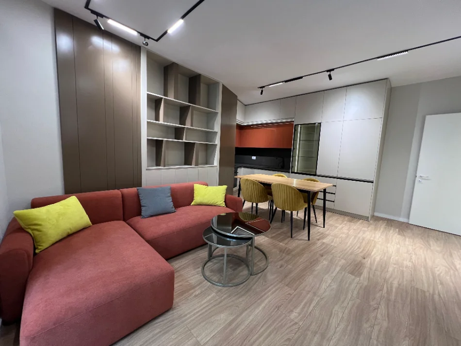 Tirane, jepet me qera apartament 1+1+Ballkon Kati 3, 75 m² 750 € (Kopshti Zoologjik)