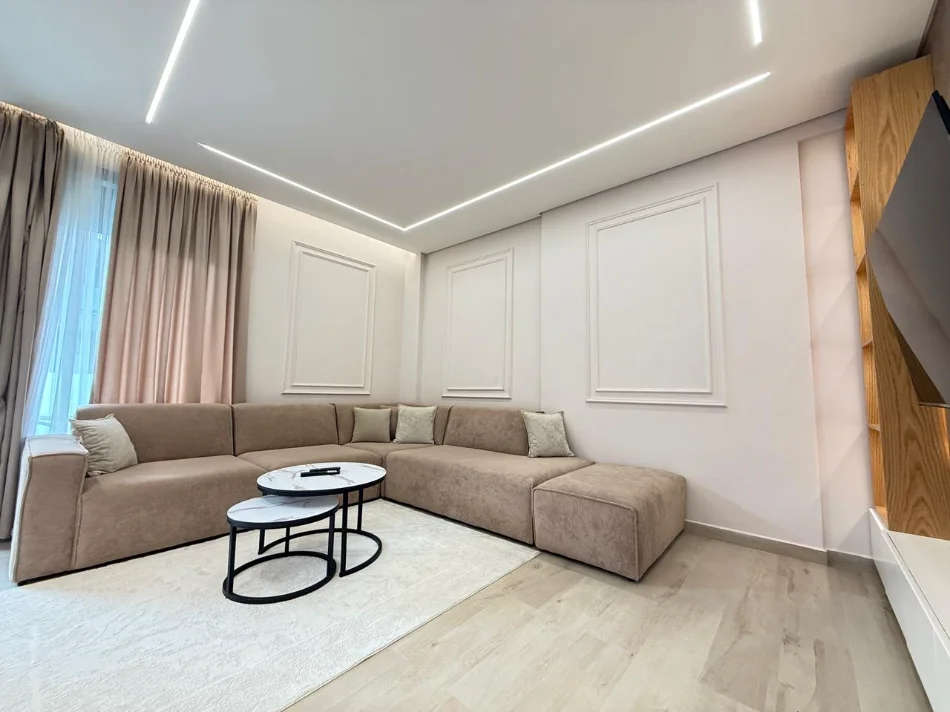 Tirane, jepet me qera apartament 2+1 Kati 2, 130 m² 1.600 € (TEG)