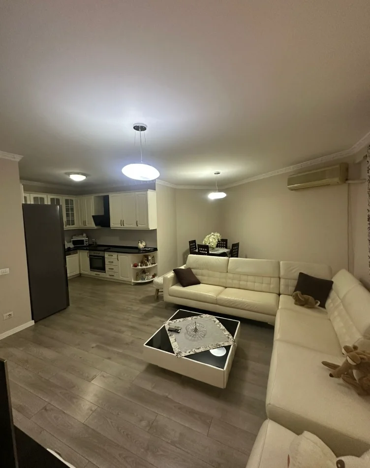Tirane, shitet apartament 2+1+Aneks+Ballkon Kati 5, 116 m² 235.000 € 