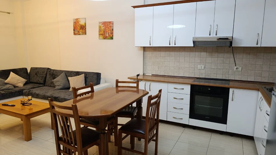 Tirane, jepet me qera apartament 1+1 Kati 5, 75 m² 650 € (RRUGA E ELBASANIT)