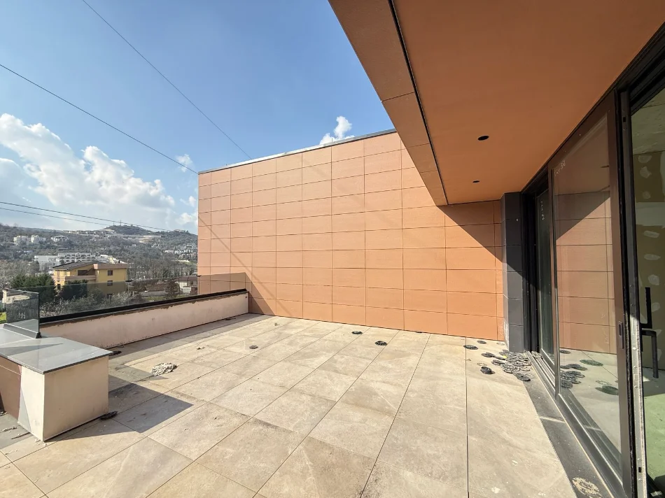 Tirane, shitet Vile 3+1+Aneks+Ballkon , 600 m² 780.000 € 