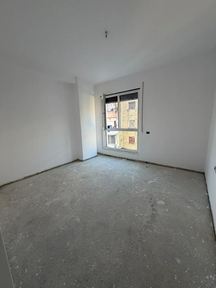 Tirane, shitet apartament 2+1 Kati 2, 92 m² 170.900 € (Tregu Elektrik)