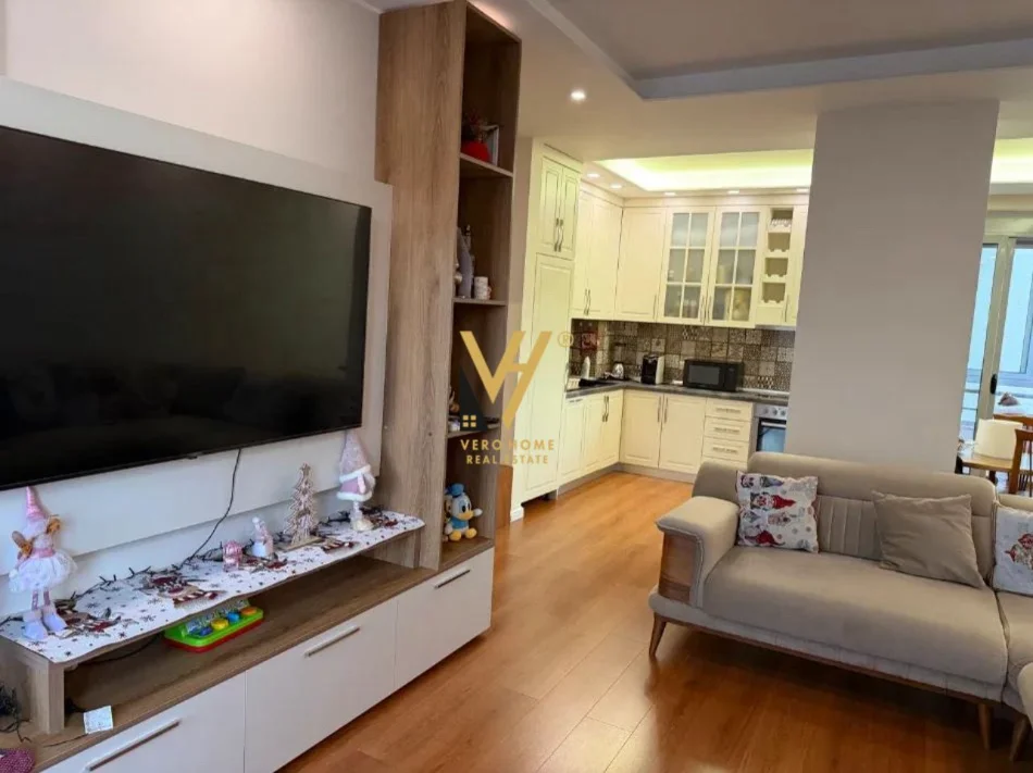 Tirane, jepet me qera apartament 2+1+Ballkon Kati 5, 95 m² 750 € (LIQENI I THATE)