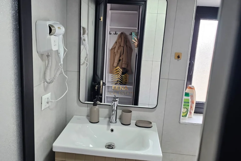 Tirane, jepet me qera apartament 1+1 Kati 6, 60 m² 450 € (Ali Demi)