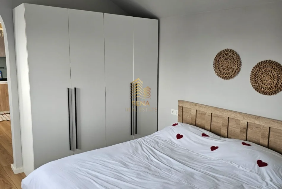 Tirane, jepet me qera apartament 1+1 Kati 6, 60 m² 450 € (Ali Demi)