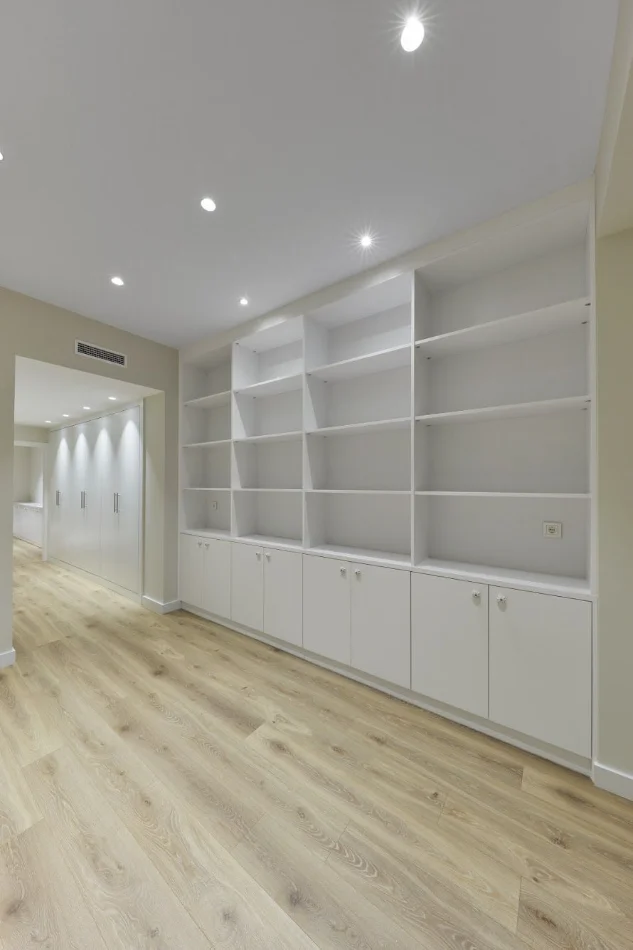 Tirane, jepet me qera dyqan Kati 0, 50 m² 750 € (RRUGA BARDHYL)