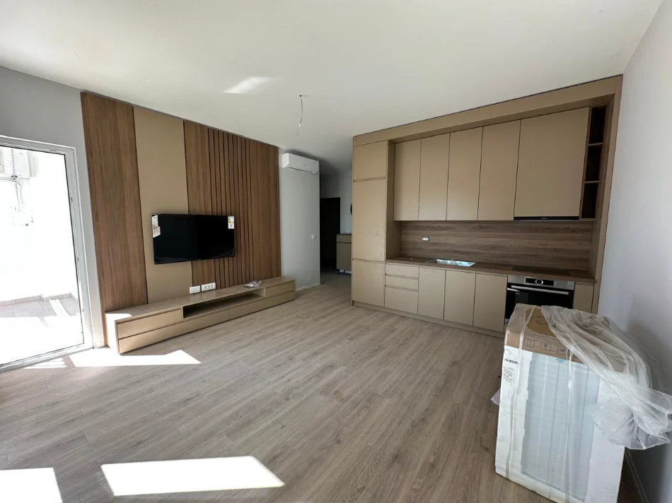 Tirane, jepet me qera apartament 1+1+Ballkon Kati 7, 650 € (Zogu i Zi)