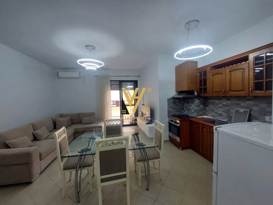 Tirane, jepet me qera apartament 1+1+Ballkon Kati 4, 70 m² 570 € (KODRA E DIELLIT)