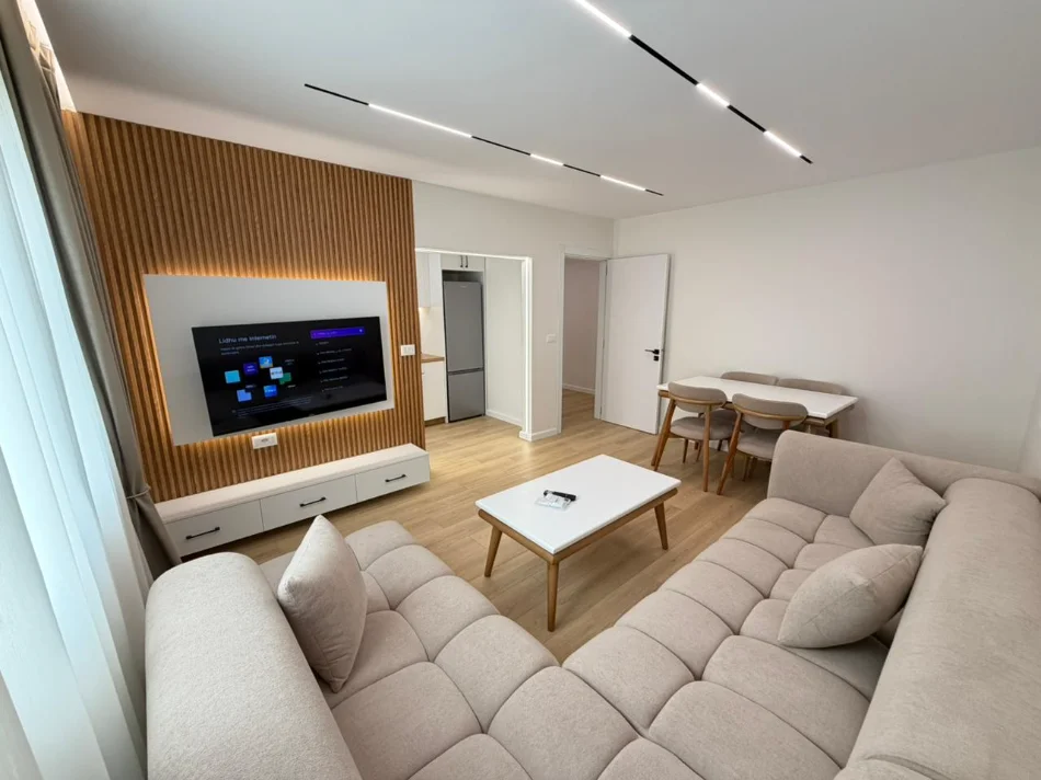 Tirane, shitet apartament 1+1 Kati 1, 59 m²