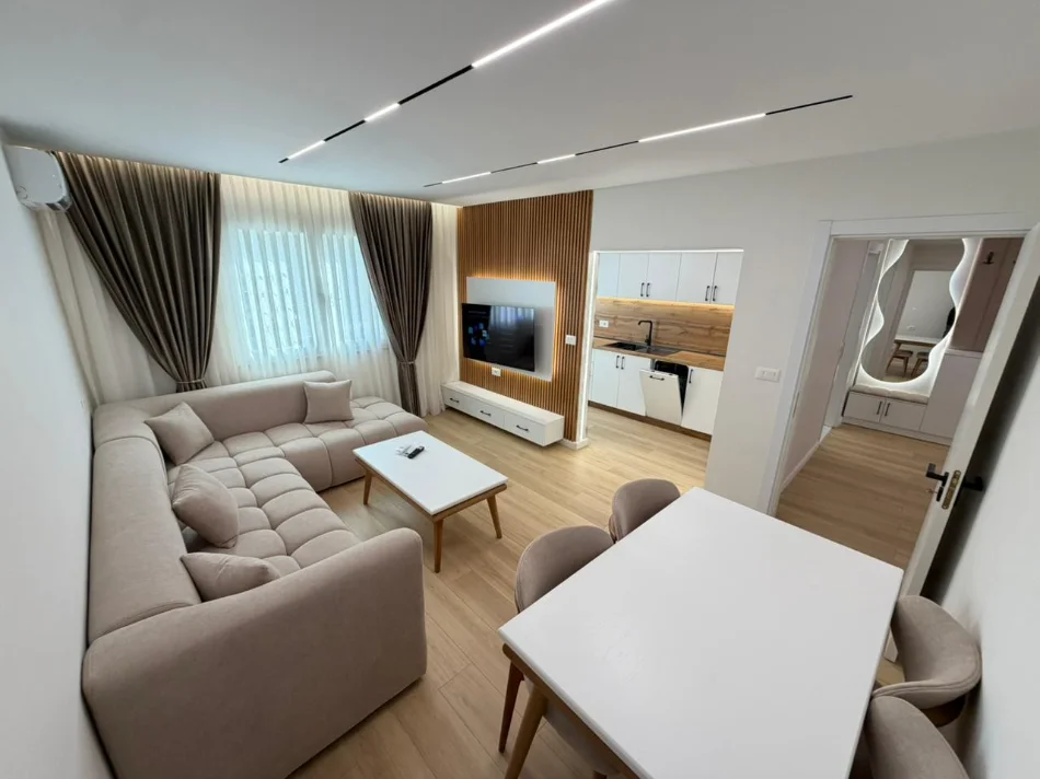 Tirane, shitet apartament 1+1 Kati 1, 59 m²