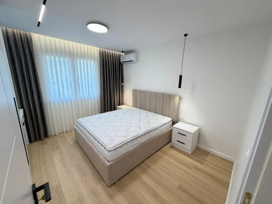 Tirane, shitet apartament 1+1 Kati 1, 59 m²