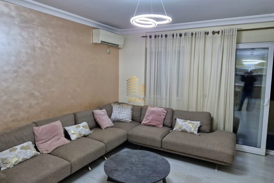 Tirane, shitet apartament 3+1+Ballkon Kati 4, 126 m² 219.000 € (Porcelan)