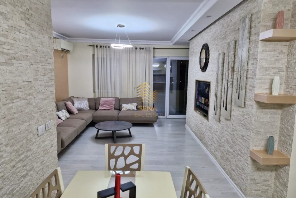 Tirane, shitet apartament 3+1+Ballkon Kati 4, 126 m² 219.000 € (Porcelan)