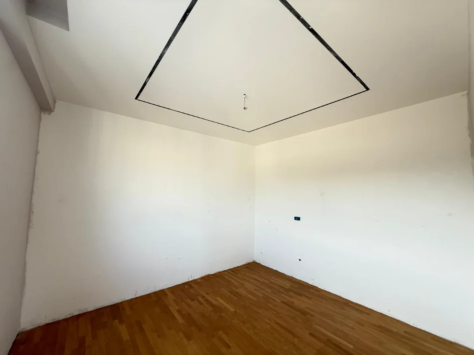 Tirane, shitet apartament 3+1+Aneks+Ballkon Kati 6, 352 m² 700.000 € (Liqeni i Thate)