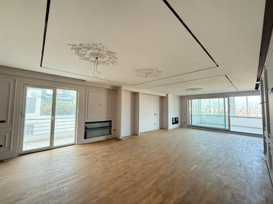 Tirane, shitet apartament 3+1+Aneks+Ballkon Kati 6, 352 m² 700.000 € (Liqeni i Thate)