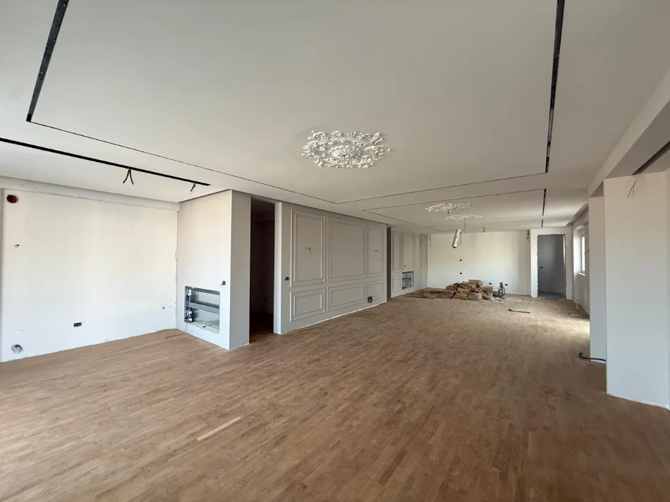 Tirane, shitet apartament 3+1+Aneks+Ballkon Kati 6, 352 m² 700.000 € (Liqeni i Thate)