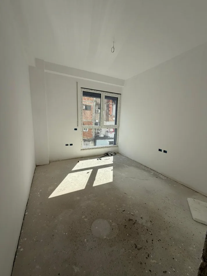 Tirane, shitet apartament 2+1 Kati 1, 85 m² 158.700 € (Tregu Elektrik)