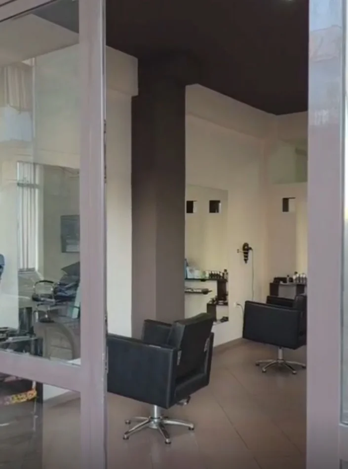 Tirane, jepet me qera dyqan Kati 0, 50 m² 600 € (RRUGA E ELBASANIT)