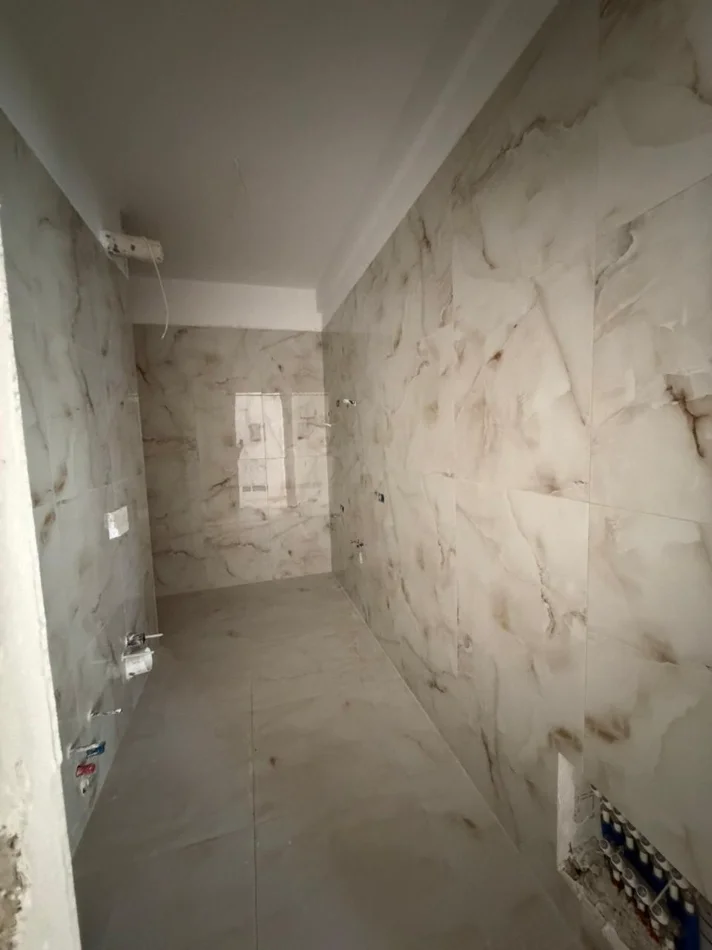 Tirane, shitet apartament 2+1+Aneks+Ballkon Kati 1, 93 m² 173.000 € 