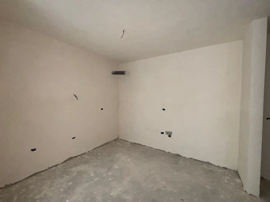 Tirane, shitet apartament 1+1 Kati 1, 74 m² 130.000 € (FUSHA E AVIACIONIT)