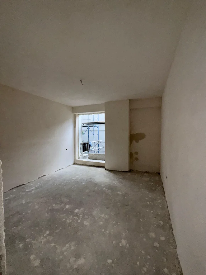 Tirane, shitet apartament 1+1 Kati 1, 74 m² 130.000 € (FUSHA E AVIACIONIT)