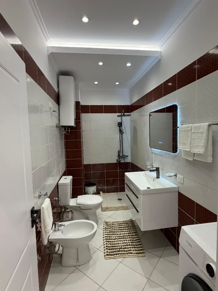 Tirane, shitet apartament 1+1 Kati 2, 55 m² 109.000 € (Yzberisht)