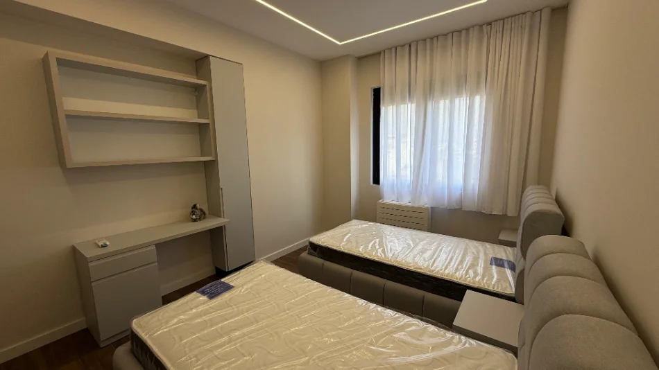 Tirane, jepet me qera apartament 2+1 Kati 1, 125 m² 1.000 € (KODRA E DIELLIT)