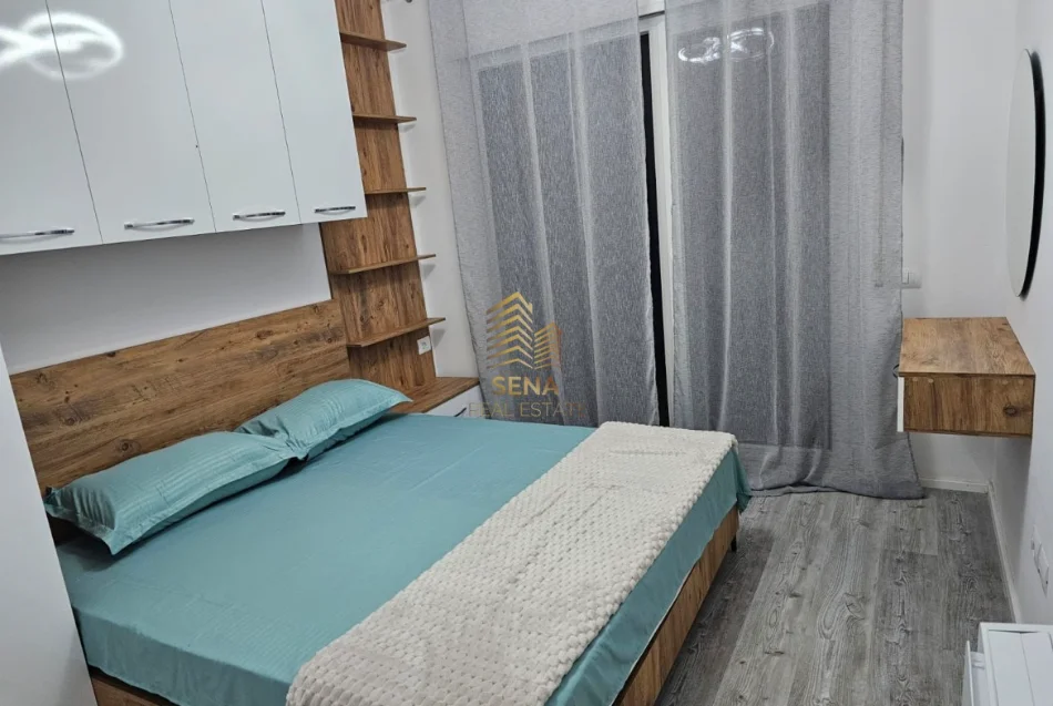 Tirane, jepet me qera apartament 2+1+Ballkon Kati 1, 86 m² 700 € (Yzberisht, Rezidenca Henke)