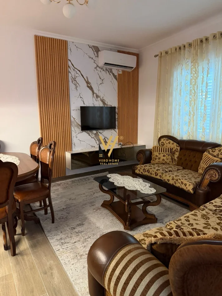 Tirane, jepet me qera apartament 2+1+Ballkon Kati 1, 110 m² 600 € (SIRI KODRA)